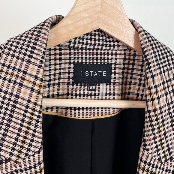 1. State Houndstooth Plaid Ruched Sleeve Double Breasted Blazer - Picture 6 of 9